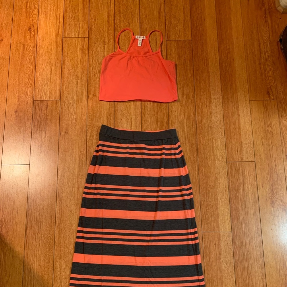 Razor back strap crop top
